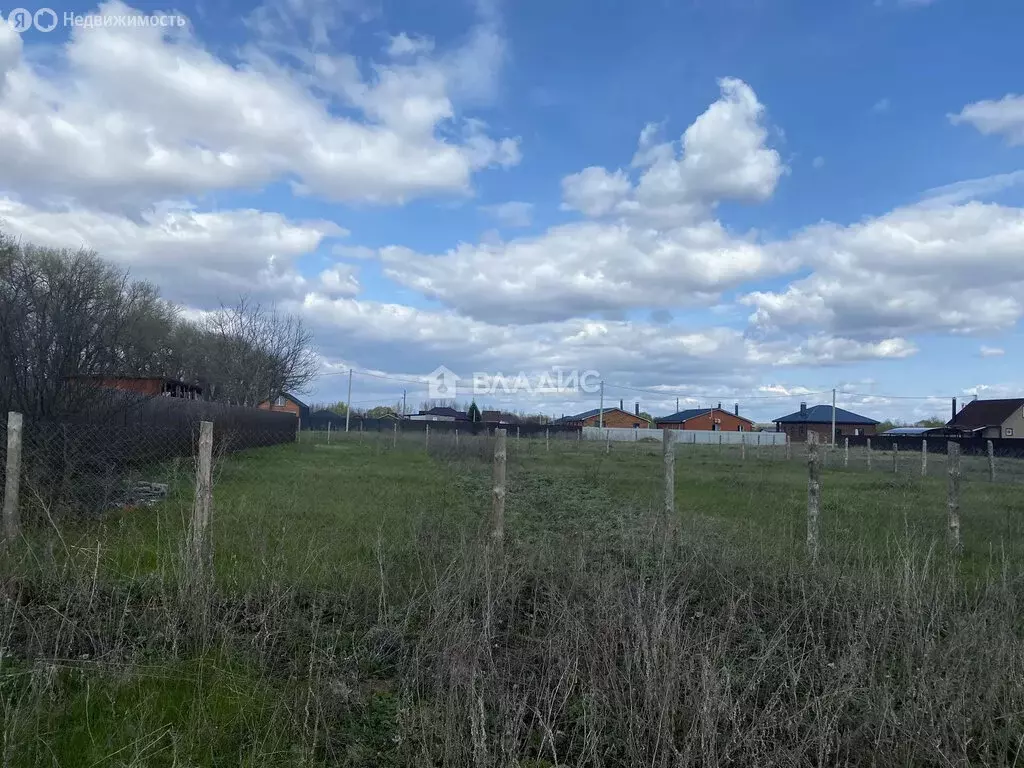 Участок в село Новая Усмань, Симферопольская улица, 218 (12 м) - Фото 1
