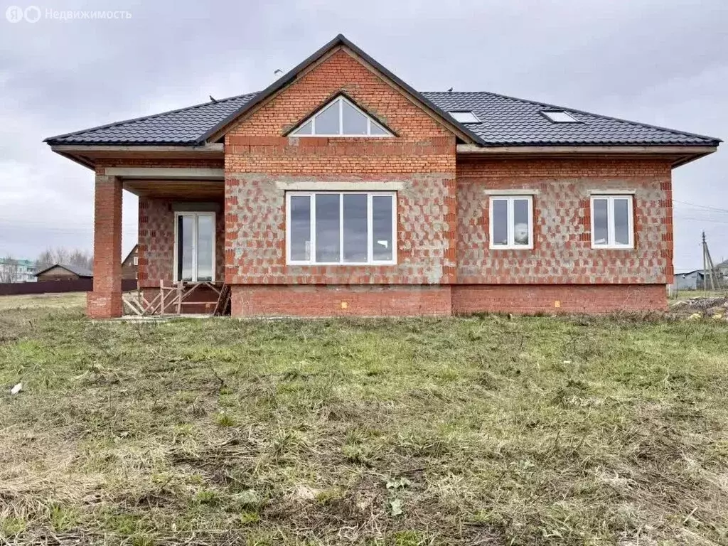 Дом в село Ключарёво, Центральная улица (200 м) - Фото 1