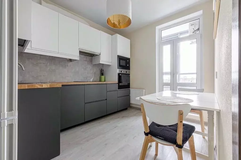 2-к кв. Санкт-Петербург ул. Парфеновская, 7к3 (52.1 м) - Фото 1