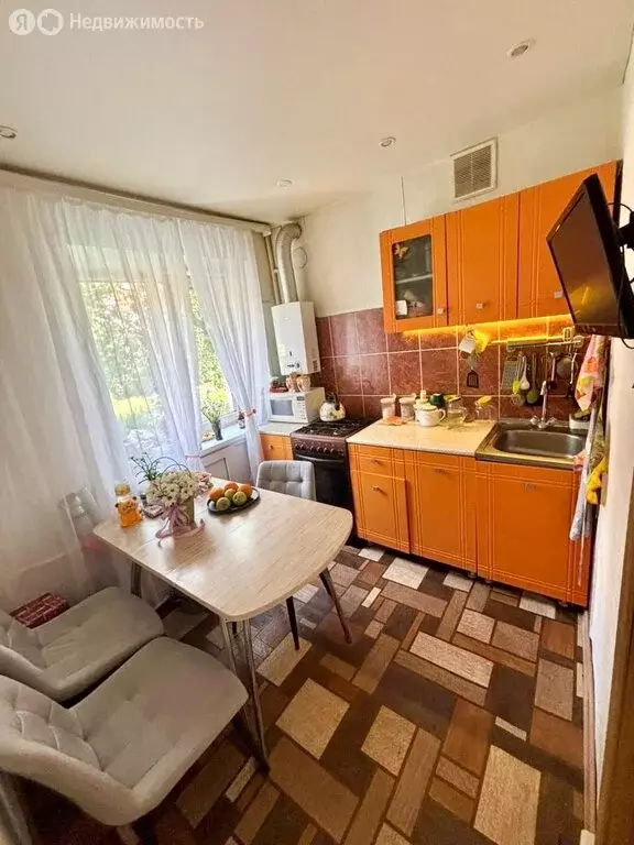 3-комнатная квартира: Ефремов, улица Словацкого Восстания, 23 (57 м) - Фото 1