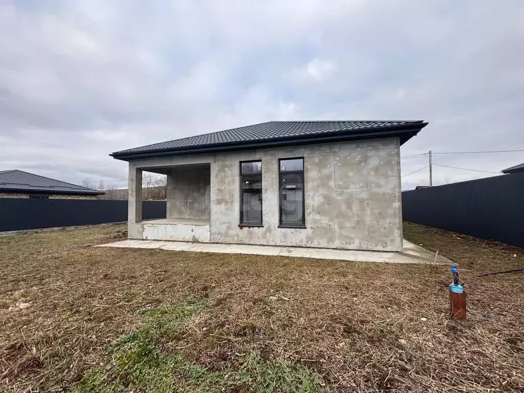 Дом в Крым, Симферопольский район, Добровское с/пос, с. Пионерское ул. ... - Фото 1