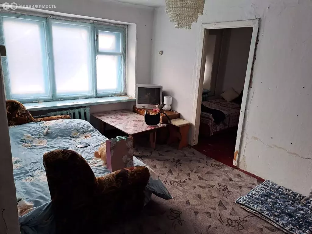 2-комнатная квартира: Осинники, улица Победы, 17 (40 м) - Фото 0
