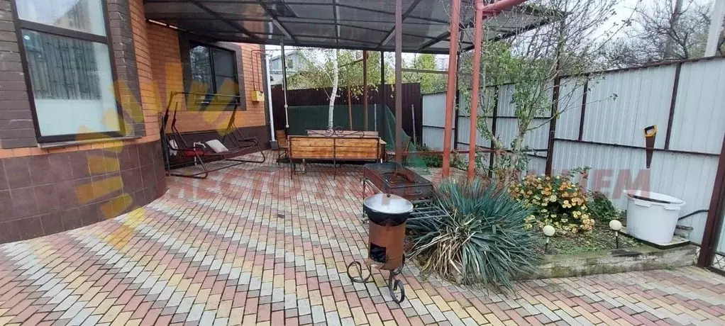 Дом в Краснодарский край, Ейск Пионерская ул. (131 м) - Фото 1