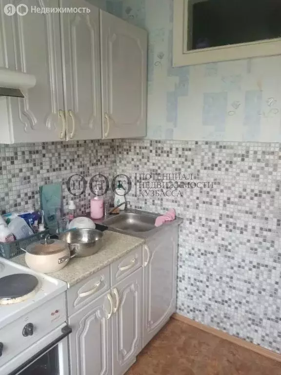 1-комнатная квартира: Кемерово, улица Веры Волошиной, 45 (32 м) - Фото 0