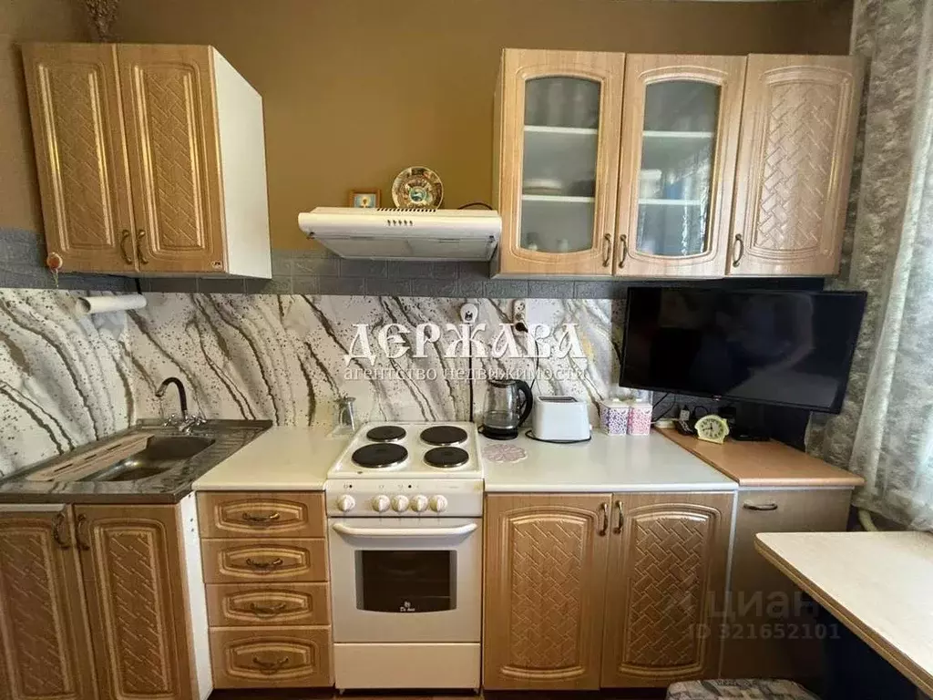 1-к кв. Белгородская область, Старый Оскол Юность мкр, 1 (40.0 м) - Фото 0