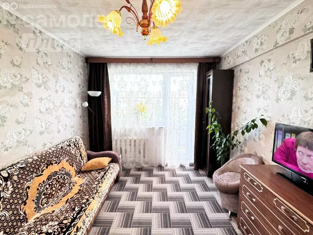 2-комнатная квартира: Омск, улица Дианова, 7Б (45 м) - Фото 0