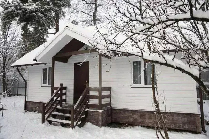 Дом в Московская область, Одинцовский городской округ, с. Дубки ул. ... - Фото 1