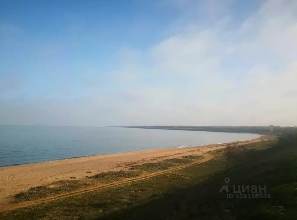 Участок в Крым, Ленинский район, Семисотское с/пос, с. Каменское  (6.3 ... - Фото 1