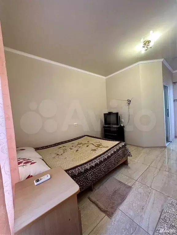Комната 18 м в 6-к., 2/2 эт. - Фото 0