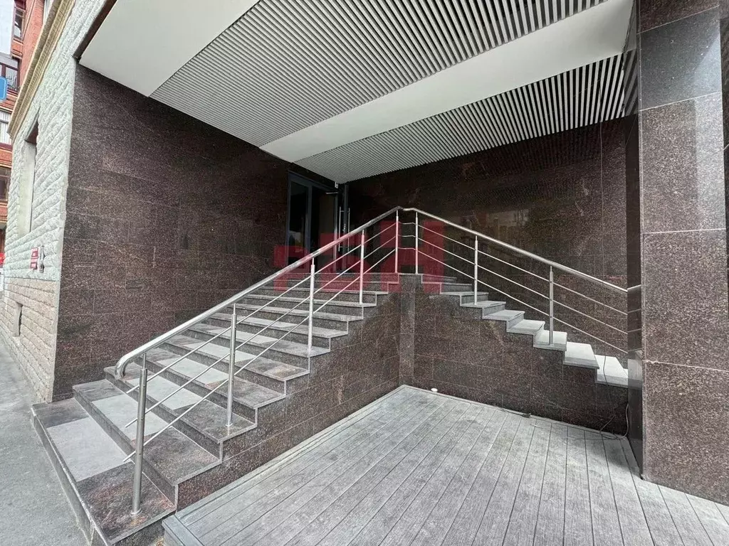 Торговая площадь в Тюменская область, Тюмень ул. Челюскинцев, 26 (153 ... - Фото 2