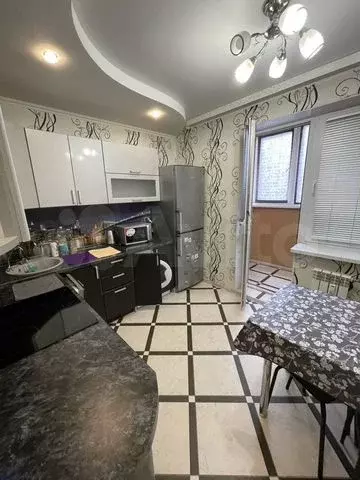 1-к. квартира, 37 м, 4/17 эт. - Фото 0