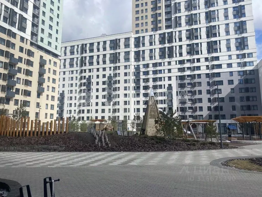 4-к кв. Тюменская область, Тюмень Харьковская ул., 76 (77.6 м) - Фото 0