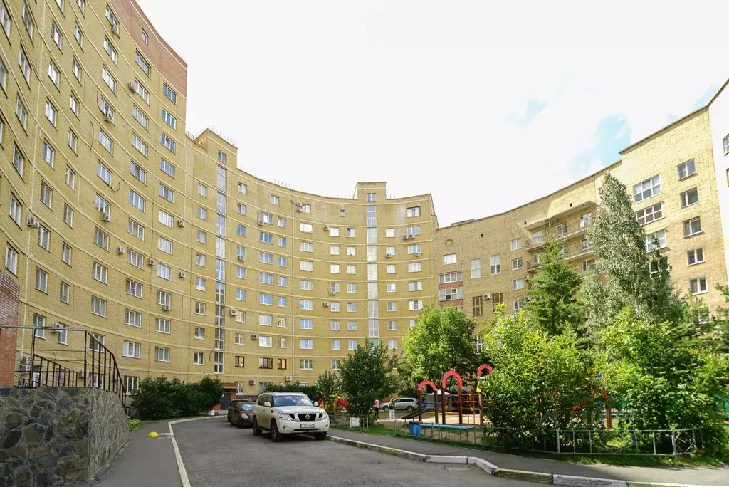 3-к кв. Омская область, Омск просп. Комарова, 22к1 (101.0 м) - Фото 2