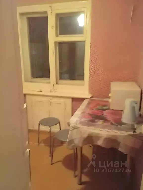 1-к кв. Волгоградская область, Волгоград Удмуртская ул., 10 (30.0 м) - Фото 0