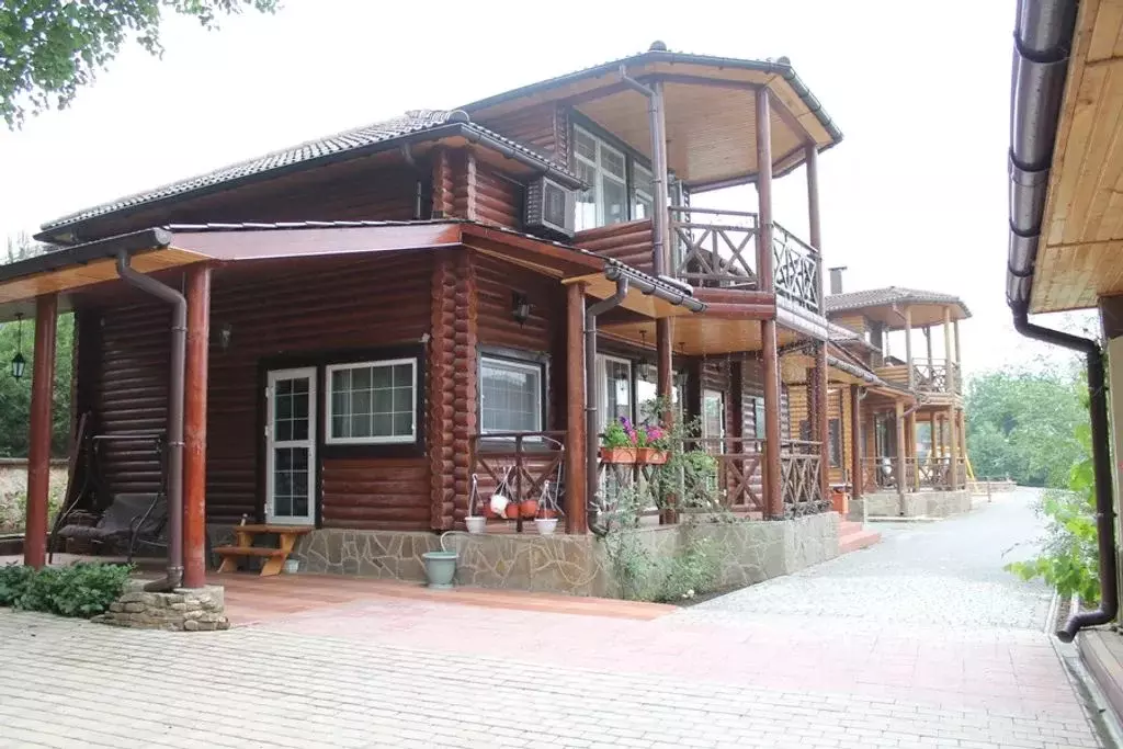 Дом в Крым, Бахчисарайский район, Куйбышевское с/пос, с. Высокое ул. ... - Фото 1