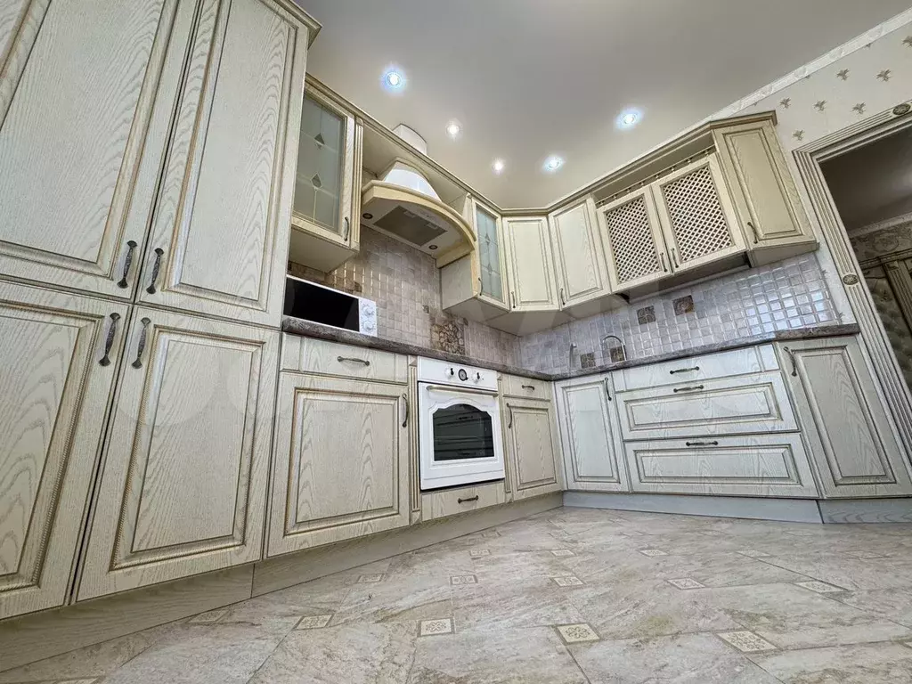 3-к. квартира, 88 м, 2/9 эт. - Фото 0