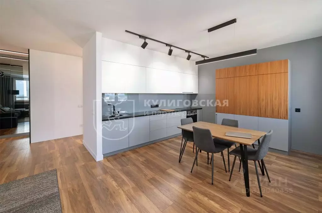 3-к кв. Свердловская область, Екатеринбург ул. Мира, 41 (93.0 м) - Фото 0