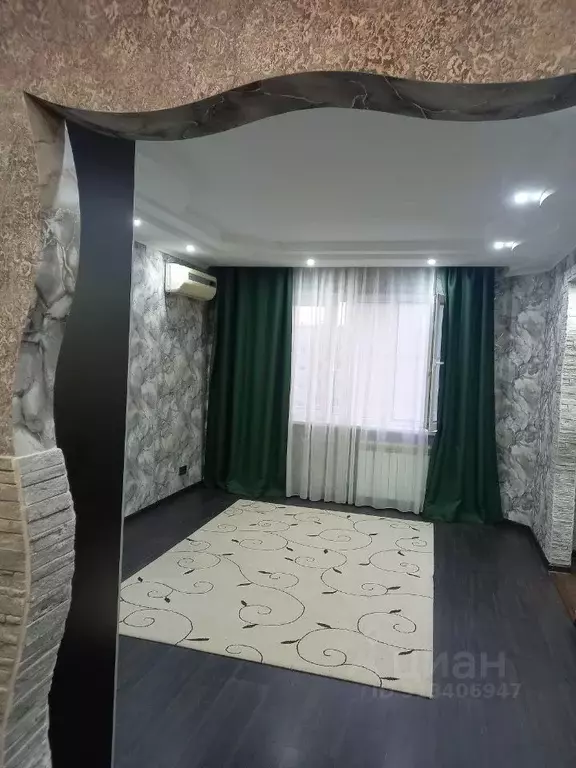 3-к кв. Омская область, Омск ул. Кирова, 14 (63.8 м) - Фото 0