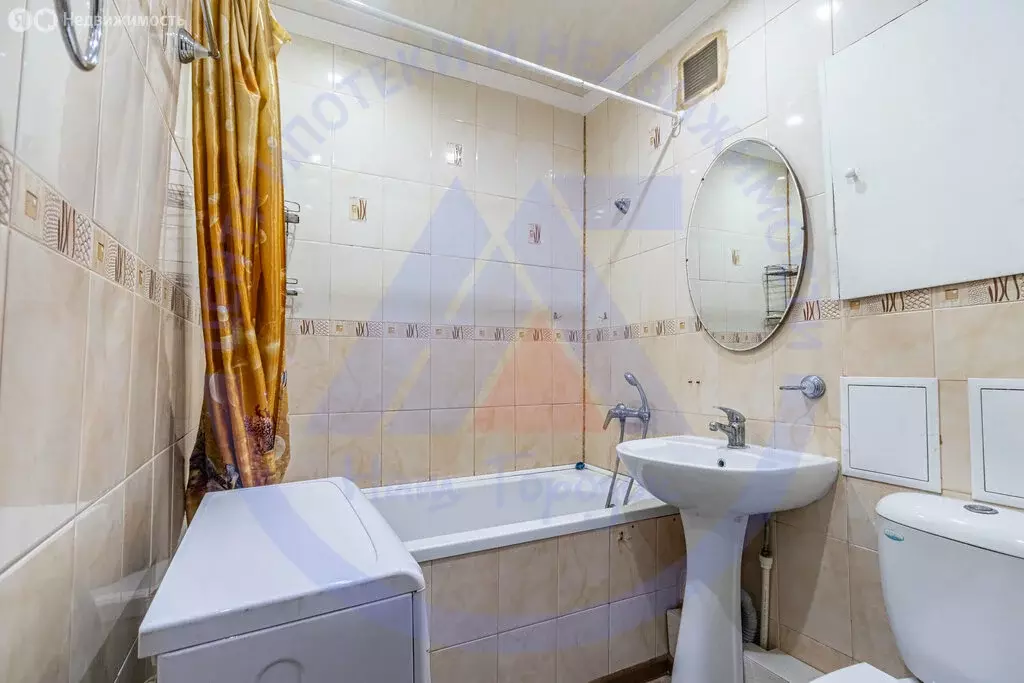 2-комнатная квартира: Курган, Краснодонская улица, 12 (42.1 м) - Фото 0