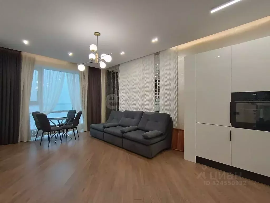 2-к кв. Саратовская область, Саратов Славянская пл., 2 (66.0 м) - Фото 1