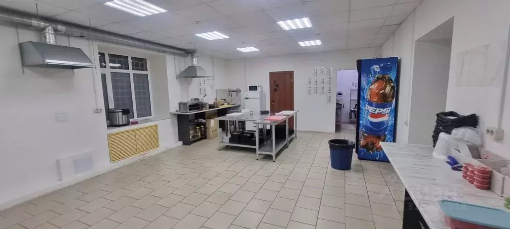 Помещение свободного назначения в Мурманская область, Апатиты ул. ... - Фото 1