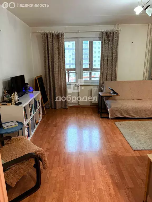 3-комнатная квартира: Екатеринбург, Латвийская улица, 54 (60.2 м) - Фото 1