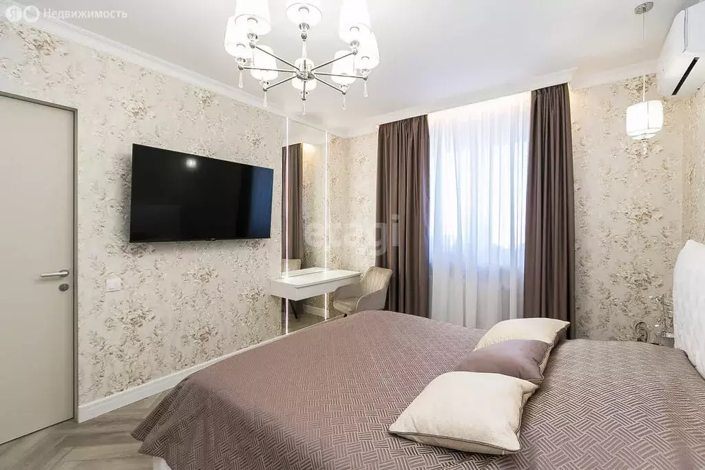 2-комнатная квартира: Тюмень, улица Революции, 228к4 (72.36 м) - Фото 1