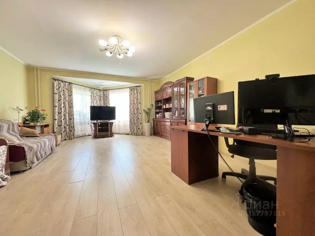 4-к кв. Хакасия, Абакан просп. Дружбы Народов, 29 (127.2 м) - Фото 0