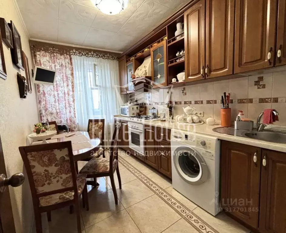 3-к кв. Калужская область, Калуга Дорожная ул., 34 (65.6 м) - Фото 0