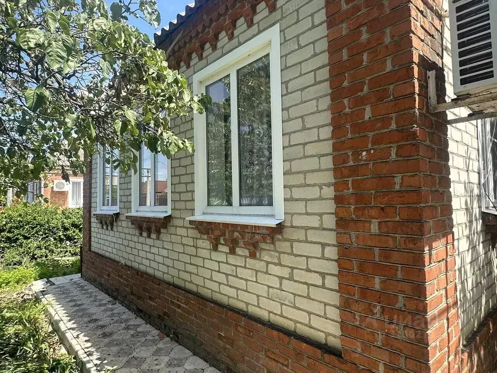 Дом в Краснодарский край, Динской район, Новотитаровская ст-ца ... - Фото 0