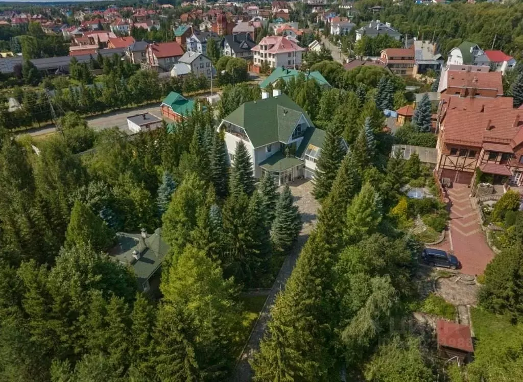 Коттедж в Челябинская область, Челябинск Соловьиная ул., 47 (448 м) - Фото 1