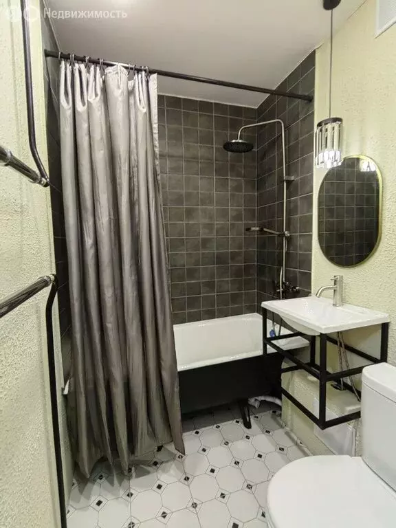 2-комнатная квартира: Усолье-Сибирское, улица Толбухина, 50 (45 м) - Фото 1