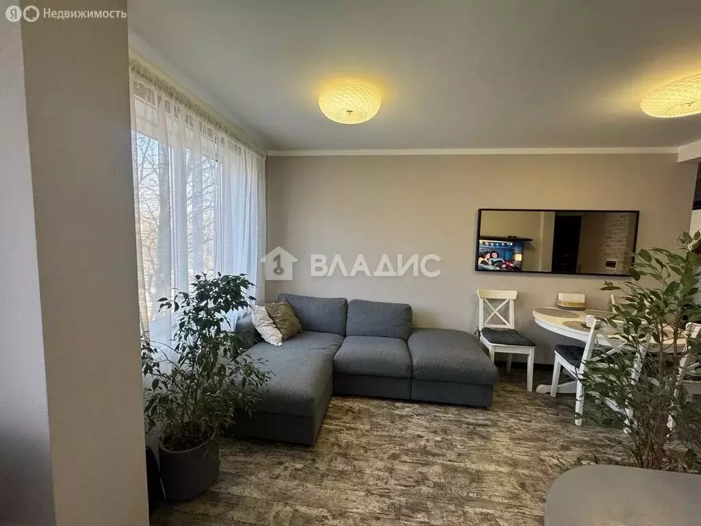 3-комнатная квартира: Москва, Клинская улица, 3 (56.5 м) - Фото 1