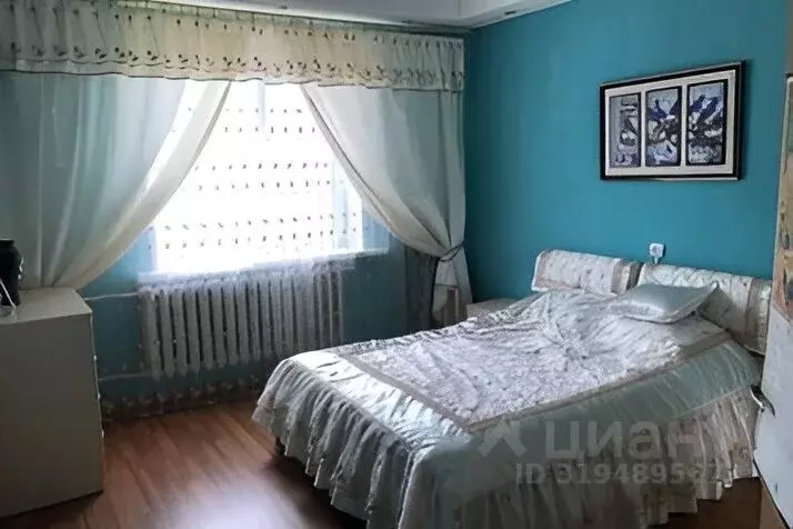 2-к кв. Новгородская область, Старая Русса ул. Красных Зорь, 8 (54.0 ... - Фото 0