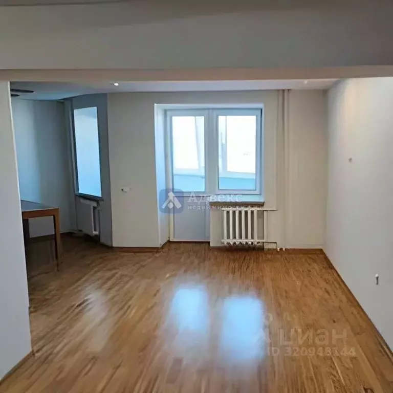 2-к кв. Тюменская область, Тюмень ул. Прокопия Артамонова, 15 (96.5 м) - Фото 0