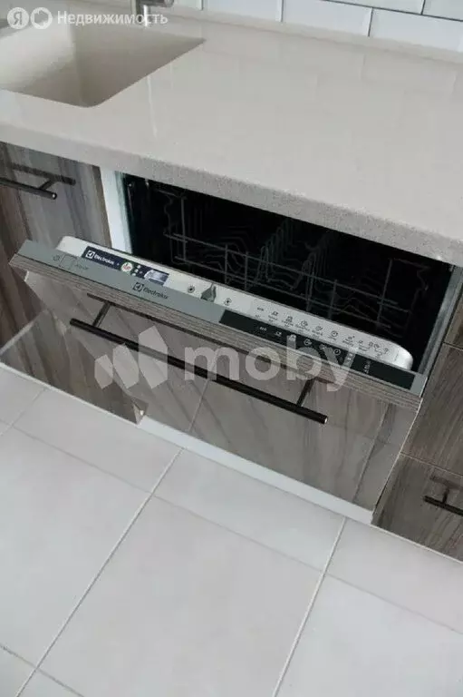 3-комнатная квартира: Калининград, Елизаветинская улица, 3 (80 м) - Фото 1