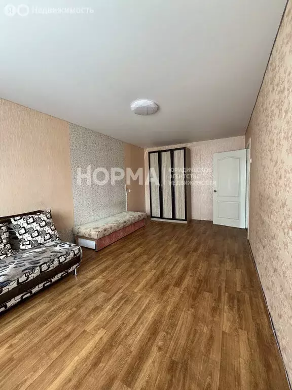 1-комнатная квартира: Октябрьский, проспект Ленина, 71 (30 м) - Фото 0