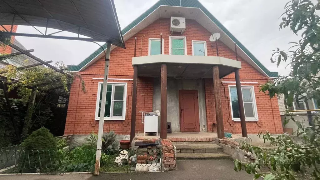 Дом в Краснодарский край, Лабинск ул. Энгельса (100 м) - Фото 1