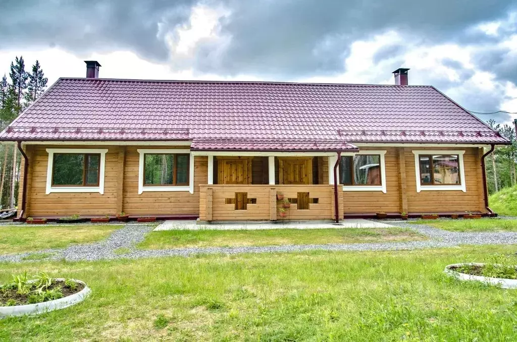 Дом в Карелия, Костомукшский городской округ, д. Вокнаволок ул. В. ... - Фото 1