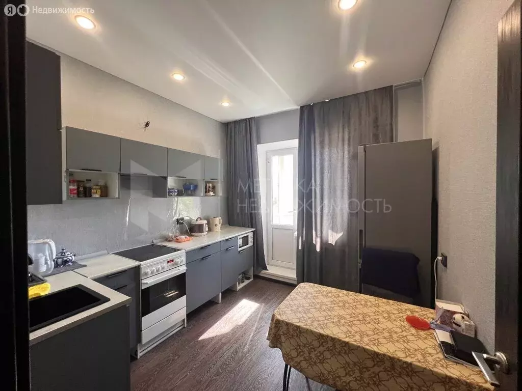 1-комнатная квартира: Тюмень, улица Монтажников, 8 (44.2 м) - Фото 2