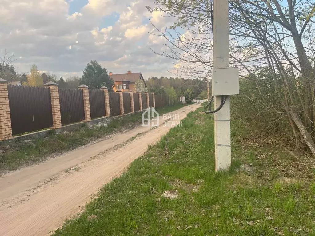 Участок в Калужская область, Калуга городской округ, д. Нижняя Вырка ... - Фото 0