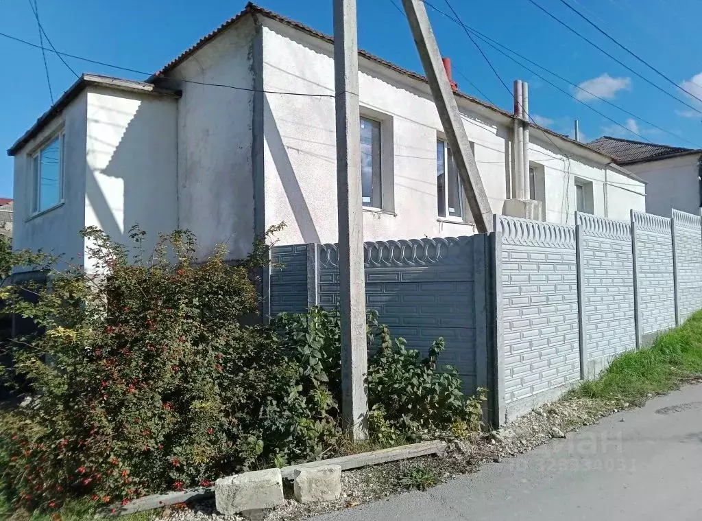 Дом в Севастополь ул. Алуштинская (120 м) - Фото 1