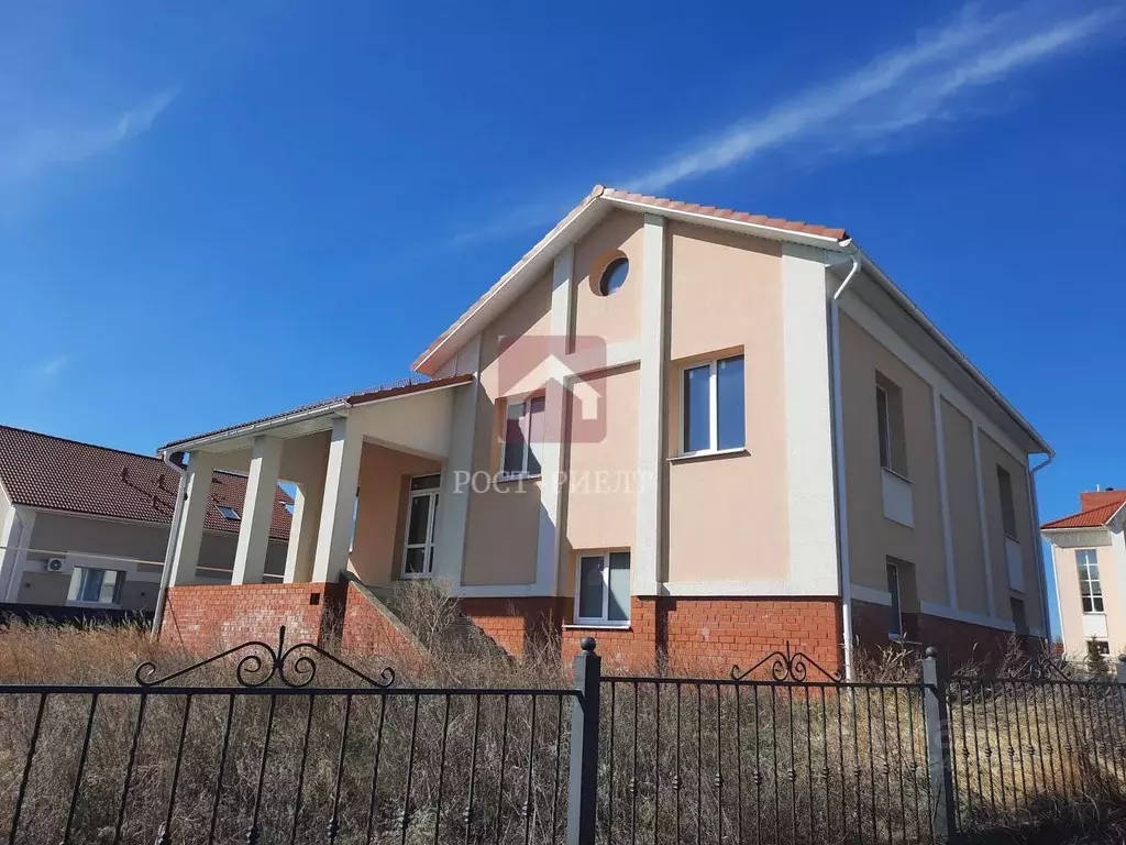 Коттедж в Саратовская область, пос. Новогусельский  (287 м) - Фото 0