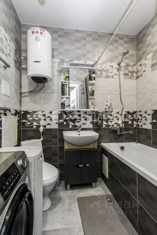 1-к кв. Тюменская область, Тюмень ул. Ветеранов Труда, 9Ак2 (35.0 м) - Фото 1