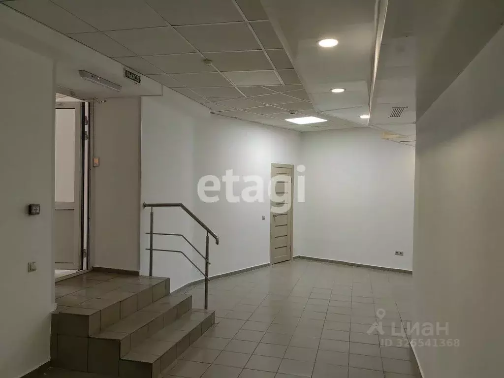 Помещение свободного назначения в Тюменская область, Тюмень ул. ... - Фото 2