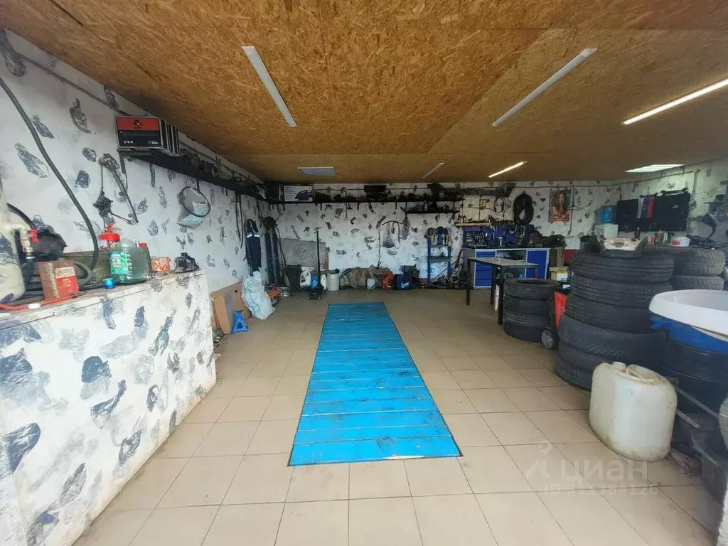 Гараж в Краснодарский край, Темрюк ул. Анджиевского, 47/1 (50 м) - Фото 0