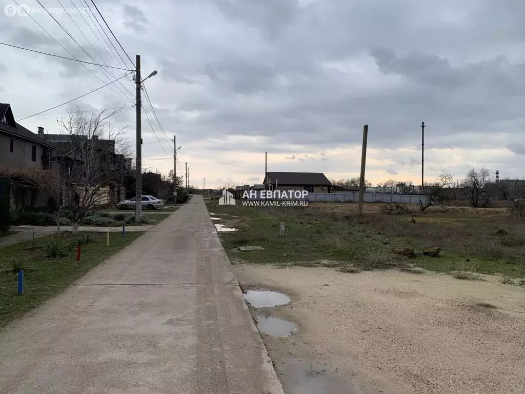 Участок в посёлок городского типа Заозёрное, улица Чкалова (5 м) - Фото 0