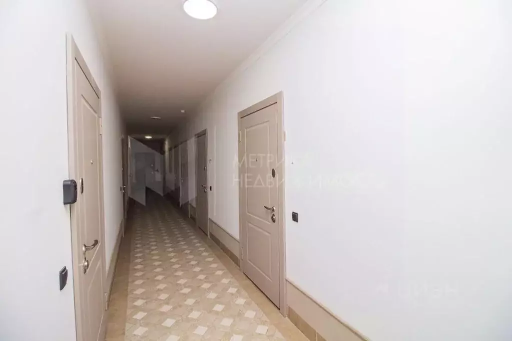 Студия Тюменская область, Тюмень ул. Фармана Салманова, 1 (28.0 м) - Фото 1