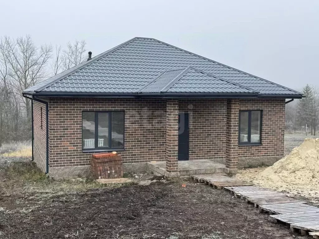 Дом в Белгородская область, Белгородский район, Пушкарское с/пос, с. ... - Фото 1