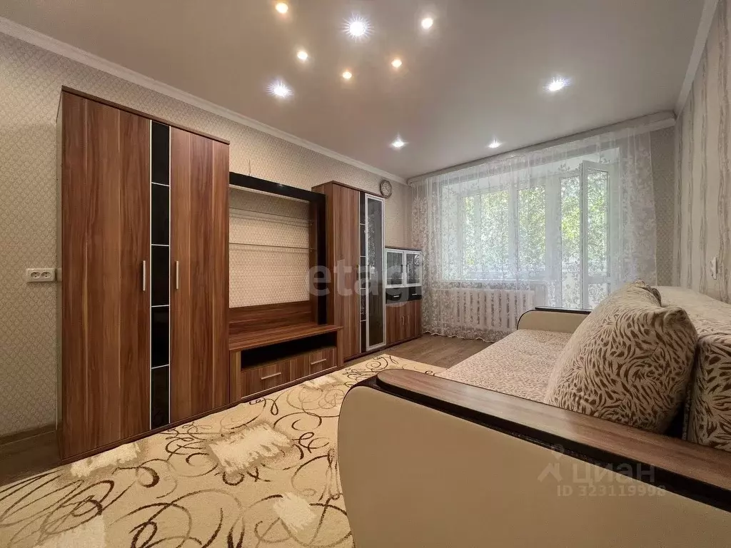 2-к кв. Тюменская область, Тюмень ул. Луначарского, 51 (55.0 м) - Фото 1